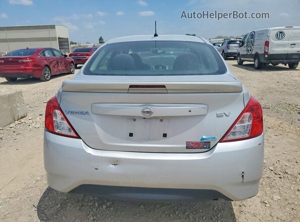 3N1CN7AP9GL856108 2016 NISSAN VERSA Gray Front interior view