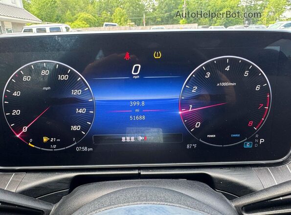 W1KAF4HB8PR077985 2023 MERCEDES-BENZ C-CLASS Black Սարքավորումների վահանակի տեսք