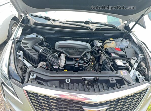 1GYKNDRS3LZ185113 2020 CADILLAC XT5 Silver Widok deski rozdzielczej