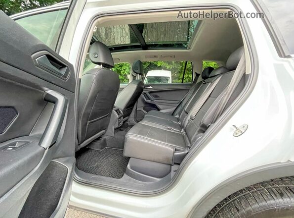 3VV2B7AX6KM073317 2019 VOLKSWAGEN TIGUAN White Widok naklejki z numerem VIN