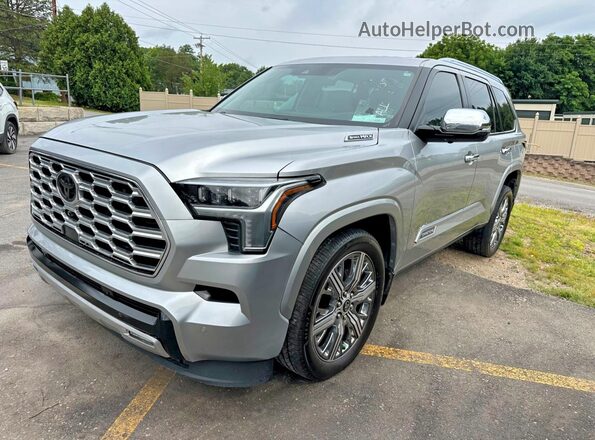7SVAAABA4RX030349 2024 TOYOTA SEQUOIA Silver Задня ліва чверть