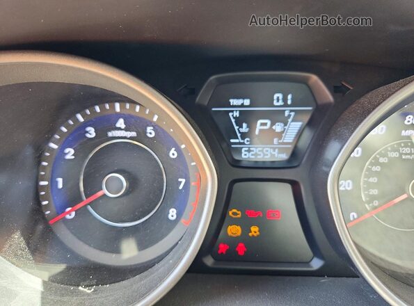 5NPDH4AE8GH667083 2016 HYUNDAI ELANTRA Silver Widok tylnych siedzeń