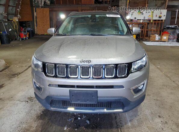 3C4NJDCB8JT245480 2018 JEEP COMPASS Silver Widok z tyłu