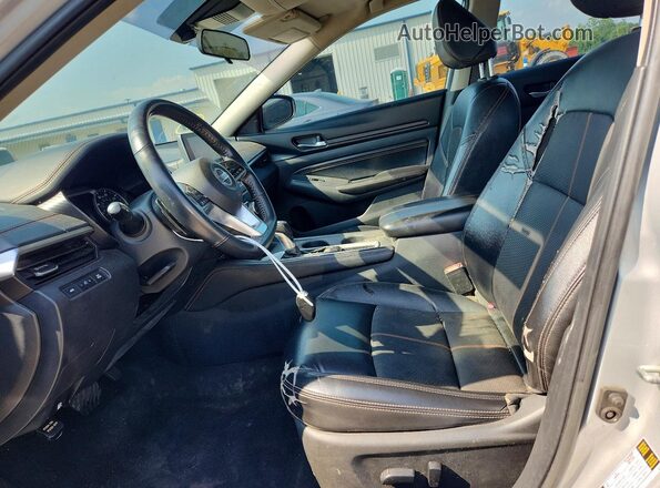 1N4BL4CV6MN310005 2021 NISSAN ALTIMA Silver Vista del salpicadero