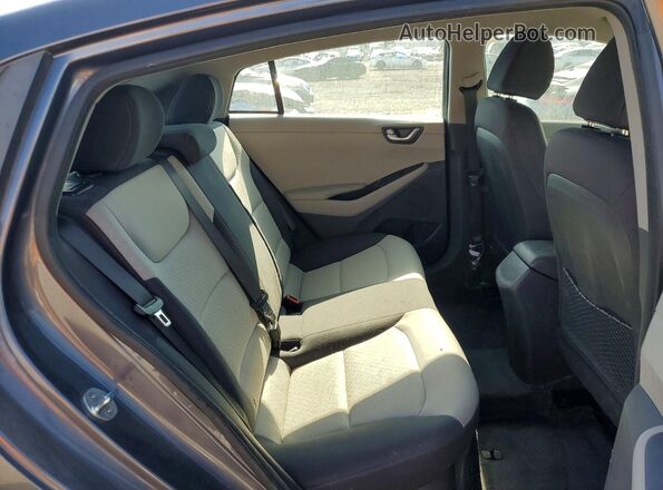 KMHC65LC2HU024282 2017 HYUNDAI IONIQ Gray Вид задньої частини салону
