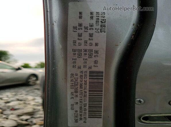 3C4NJDCB8JT245480 2018 JEEP COMPASS Silver Widok wnętrza 360 stopni