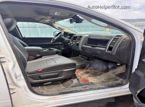 1C6RR7KG0NS209645 2022 RAM 1500 White Widok z przodu