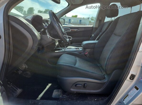 5N1DR2MM5HC659326 2017 NISSAN PATHFINDER Silver Widok deski rozdzielczej
