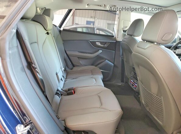 WA1EVBF18SD028198 2025 AUDI Q8 Blue Vista del compartimento del motor