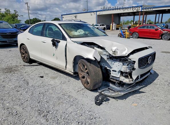 7JRL12FJ5SG369129 2025 VOLVO S60 White Դիմացի տեսք