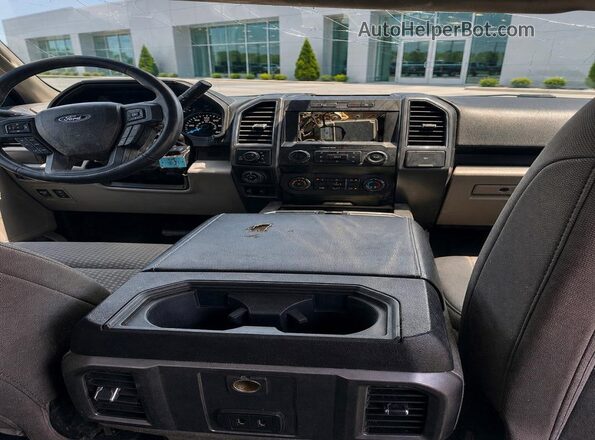 1FTEW1E55KKE92448 2019 FORD F150 Blue Widok tylnych siedzeń
