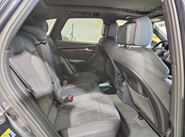 WA1B4AFY5P2036405 2023 AUDI SQ5 Gray Vista del compartimento del motor