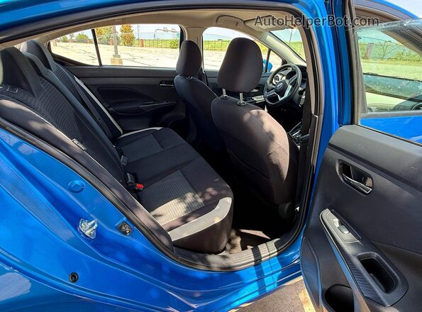 3N1CN8EV4ML886692 2021 NISSAN VERSA Blue Widok wnętrza z przodu