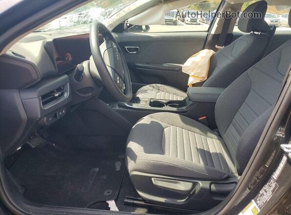3KPFU4DE6SE203285 2025 KIA K4 Угольный Вид панели приборов