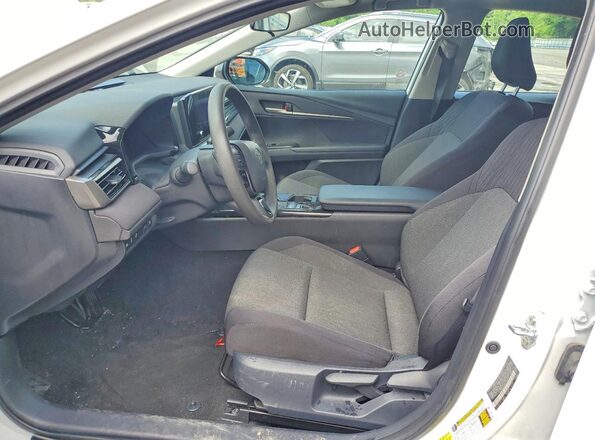 4T1DAACK3SU142609 2025 TOYOTA CAMRY White წინა პანელის ხედი