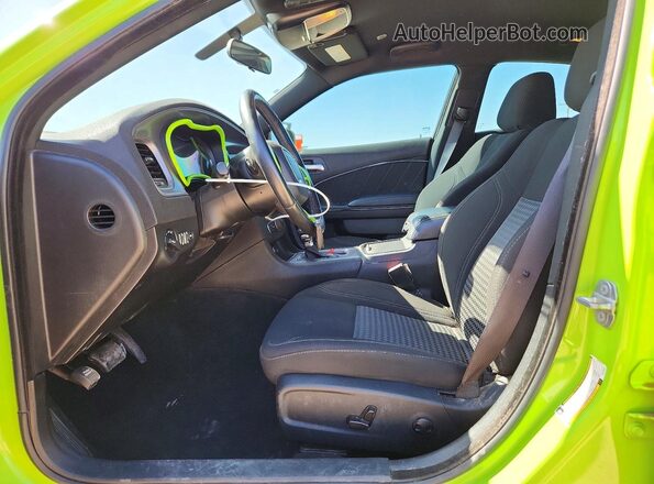 2C3CDXBG1PH508301 2023 DODGE CHARGER Green Вид панелі приладів