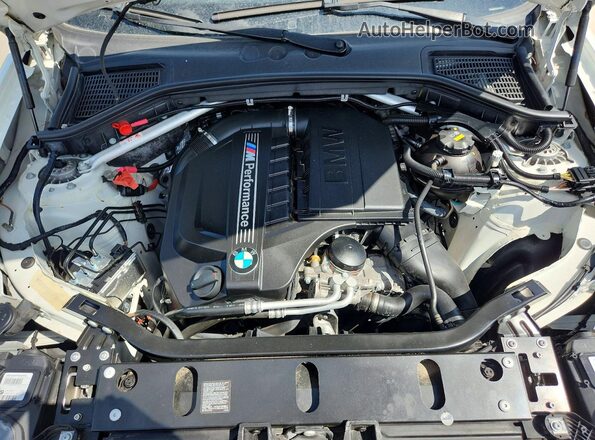 5UXXW7C53J0W64483 2018 BMW X4 White VIN կոդի պիտակի տեսք