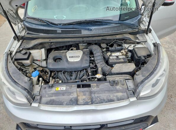 KNDJX3AA8J7617003 2018 KIA SOUL Silver Շարժիչի բաժամունքի տեսք