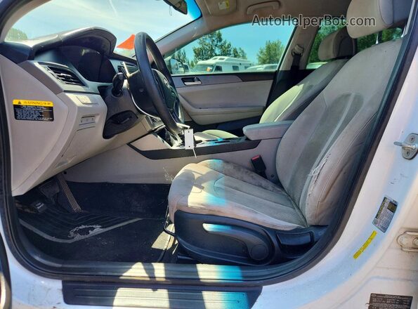 5NPE24AF1HH485046 2017 HYUNDAI SONATA White Widok deski rozdzielczej