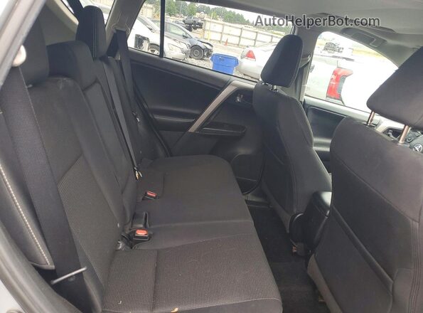 2T3WFREV6JW501876 2018 TOYOTA RAV4 Silver Widok komory silnika