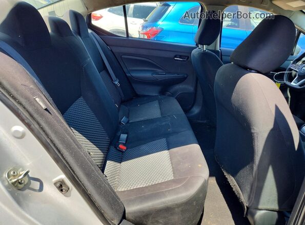 3N1CN8BVXML880917 2021 NISSAN VERSA Silver Вид задньої частини салону
