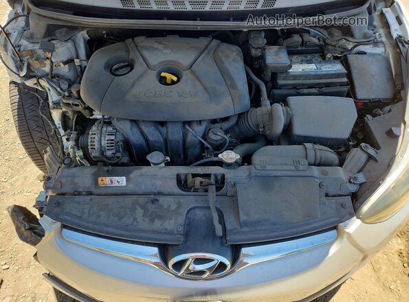 5NPDH4AE8GH667083 2016 HYUNDAI ELANTRA Silver Widok komory silnika
