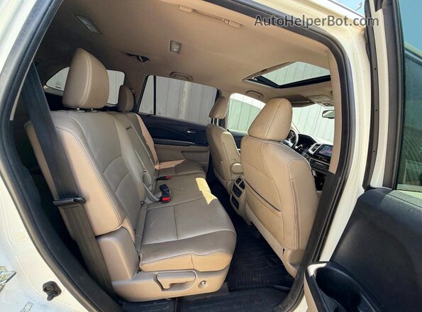 5FNYF5H57GB007571 2016 HONDA PILOT White Vista interior delantera