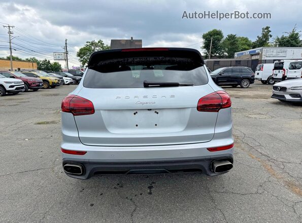 WP1AA2A24GLA09966 2016 PORSCHE CAYENNE Silver 360 interior view