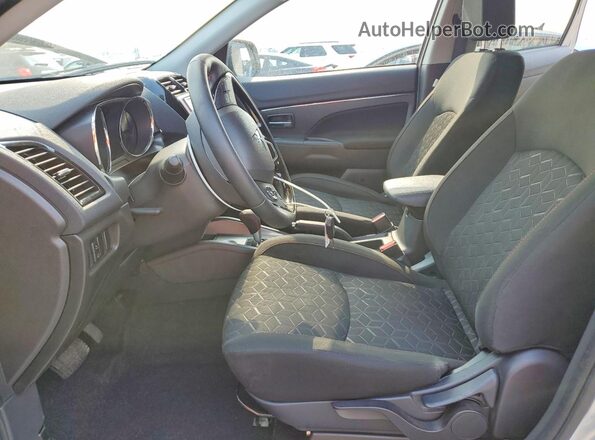 JA4ARUAU5TU011716 2026 MITSUBISHI OUTLANDER Silver Vista del salpicadero