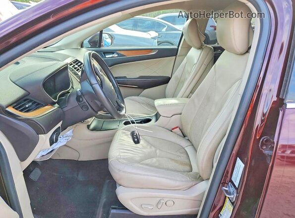 5LMCJ2C98HUL32796 2017 LINCOLN MKC Бордовый Вид панели приборов