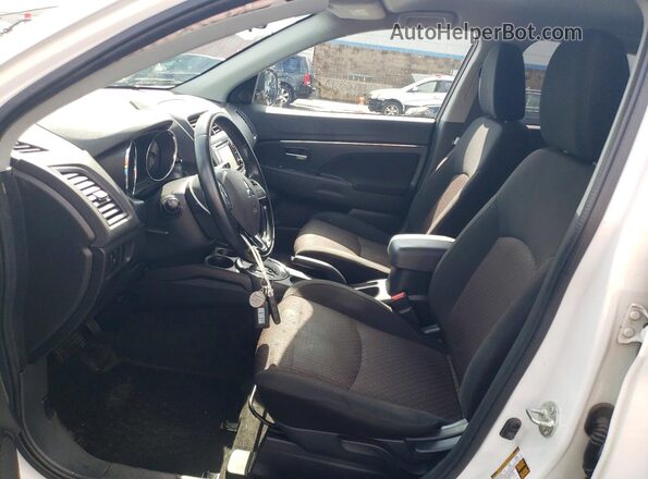 JA4AR3AW1HZ017308 2017 MITSUBISHI OUTLANDER White Առջևի վահանակի տեսք