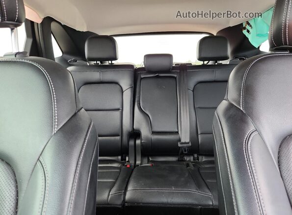1FMCU0H67NUA81097 2022 FORD ESCAPE Silver Rear interior view