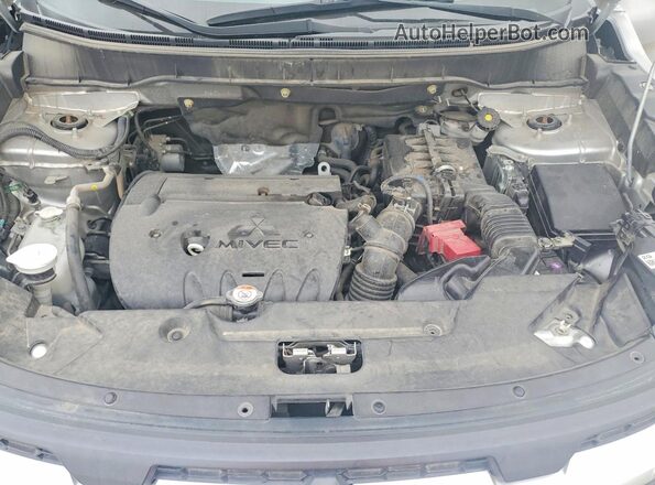 JA4ARUAU6PU010211 2023 MITSUBISHI OUTLANDER Серебряный Вид подкапотного пространства