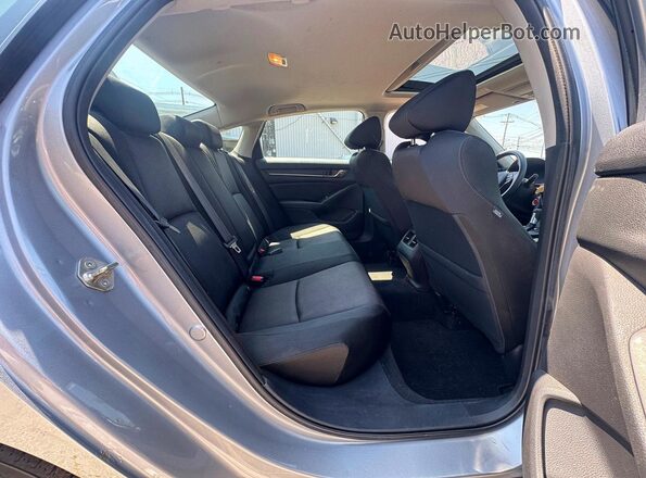 1HGCV1F44KA033841 2019 HONDA ACCORD Silver Вид салону спереду
