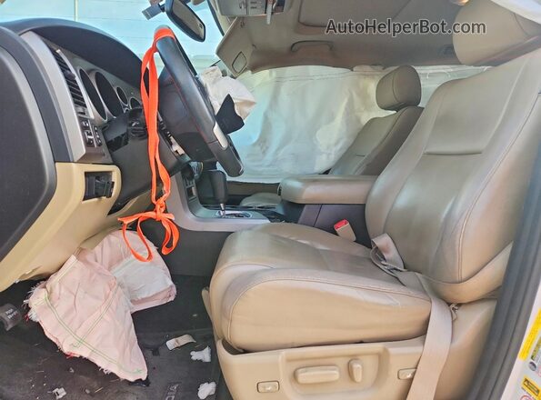5TDZY5G1XGS061925 2016 TOYOTA SEQUOIA White Dashboard view