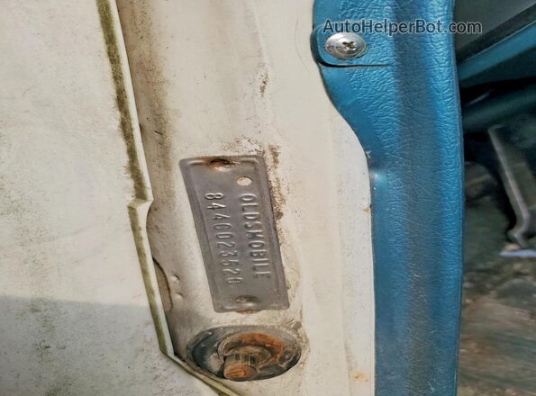 844C023520 1964 OLDSMOBILE DYNAMIC Белый Вид подкапотного пространства