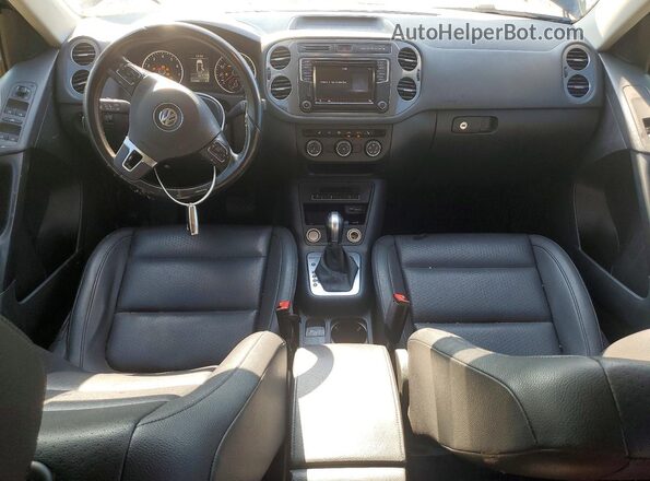 WVGBV7AX2HK029199 2017 VOLKSWAGEN TIGUAN Black Vista del cuadro de instrumentos