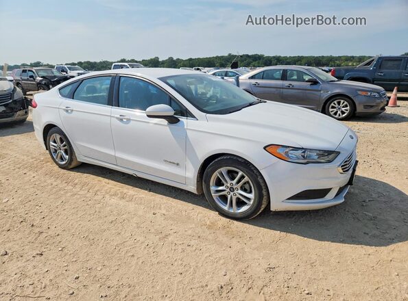 3FA6P0UU3JR141834 2018 FORD FUSION Белый Вид спереди