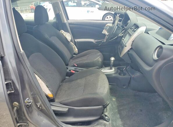 3N1CN7AP6KL867723 2019 NISSAN VERSA Серебряный Вид панели приборов