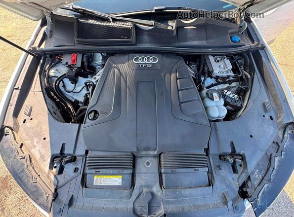 WA1LHAF7XJD045466 2018 AUDI Q7 Белый Вид салона спереди