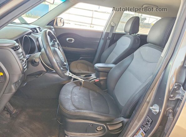 KNDJP3A59H7449675 2017 KIA SOUL Brown Вид панелі приладів