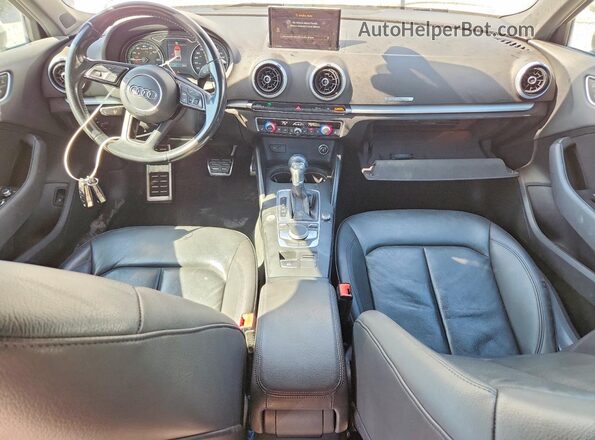 WAUUPBFF0HA044717 2017 AUDI A3 White Vista del cuadro de instrumentos