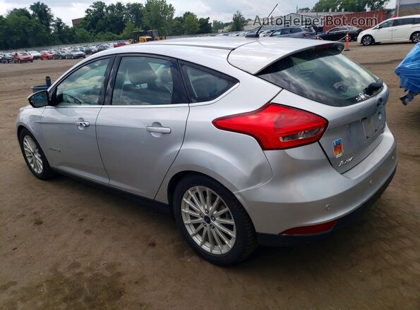 1FADP3R45HL261807 2017 FORD FOCUS Серебряный Задняя правая четверть