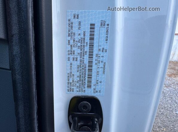 1FTEX1KP0SKD57817 2025 FORD F150 Белый Вид задней части салона