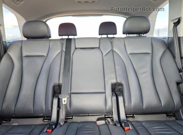 WA1ACBF78PD002670 2023 AUDI Q7 Black Rear interior view