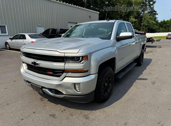 1GCVKREC3JZ373599 2018 CHEVROLET SILVERADO Серебряный Задняя левая четверть