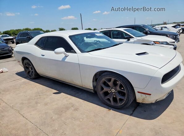 2C3CDZAG5HH640184 2017 DODGE CHALLENGER White Widok z przodu