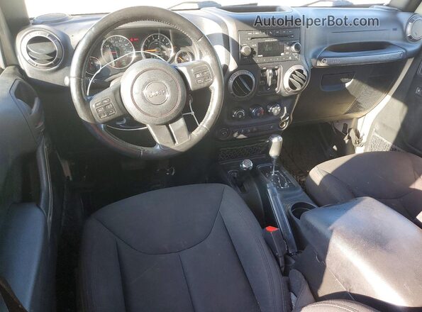1C4BJWDG8JL858915 2018 JEEP WRANGLER Beige ხელსაწყოთა პანელის ხედი