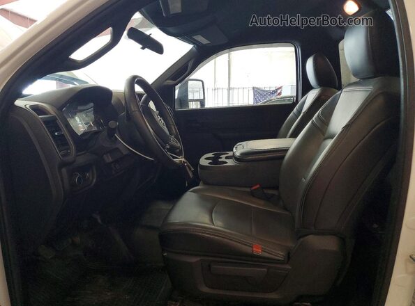 3C7WRSAL4PG526600 2023 RAM 3500 White Dashboard view