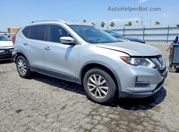 JN8AT2MT8HW396011 2017 NISSAN ROGUE Silver Front view